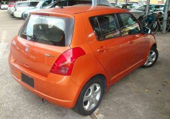 2005 Suzuki Swift Images