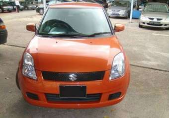 2005 Suzuki Swift Pictures