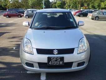 2005 Suzuki Swift Photos