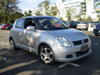 2005 Suzuki Swift Photos