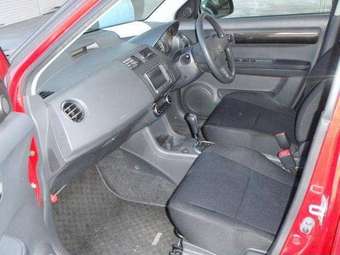 2005 Suzuki Swift Pictures