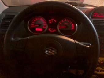 2005 Suzuki Swift Pictures