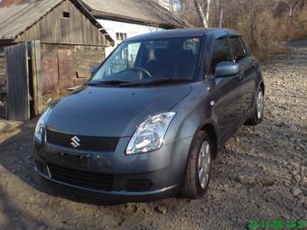 2005 Suzuki Swift Photos