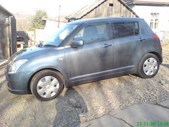 2005 Suzuki Swift Pictures