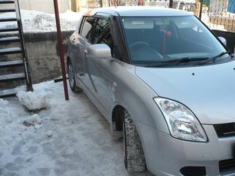 2005 Suzuki Swift Pics