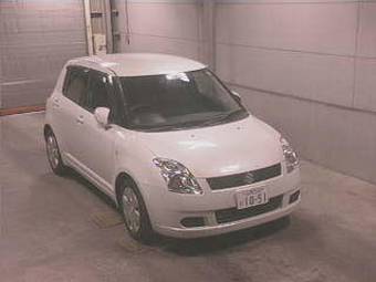 2005 Suzuki Swift Images