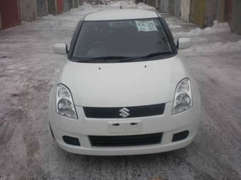 2005 Suzuki Swift Photos