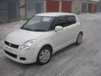 2005 Suzuki Swift Pictures