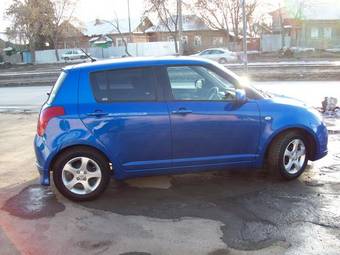 2005 Suzuki Swift Pictures