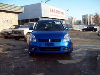 2005 Suzuki Swift Photos