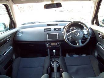 2005 Suzuki Swift Images