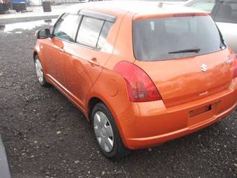 2005 Suzuki Swift Photos