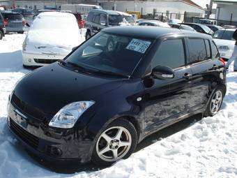 2005 Suzuki Swift Photos