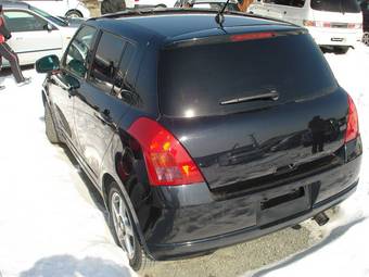 2005 Suzuki Swift Photos