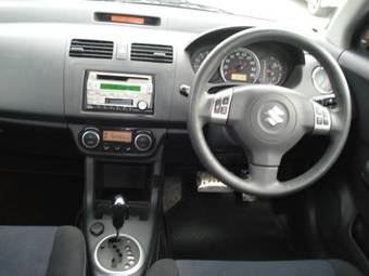 2005 Suzuki Swift Photos