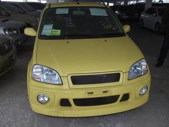 2005 Suzuki Swift Photos