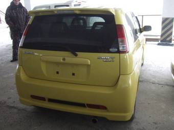 2005 Suzuki Swift Photos