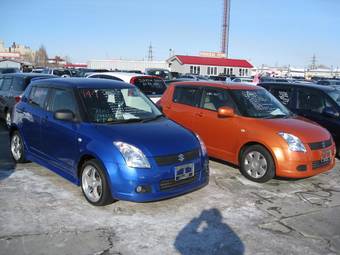 2005 Suzuki Swift Photos