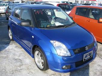 2005 Suzuki Swift Photos