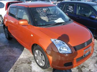 2005 Suzuki Swift Photos