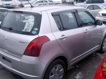 2005 Suzuki Swift Pictures