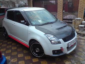 2005 Suzuki Swift Photos