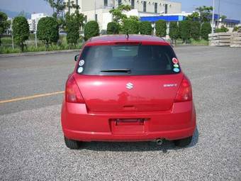 2005 Suzuki Swift Pictures