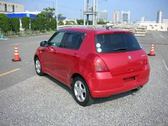 2005 Suzuki Swift Photos