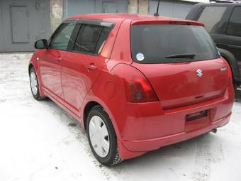 2005 Suzuki Swift Pictures