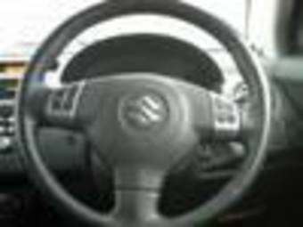 2005 Suzuki Swift Photos