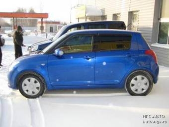 2005 Suzuki Swift Photos