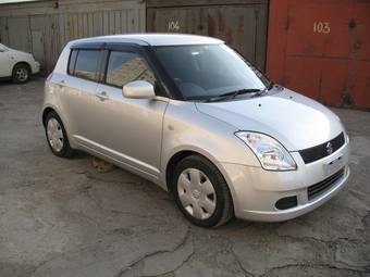 2005 Suzuki Swift Photos