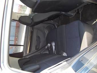 2005 Suzuki Swift Photos