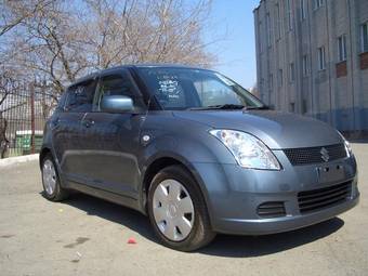 2005 Suzuki Swift Pictures