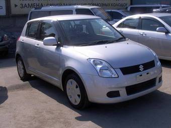 2005 Suzuki Swift Images