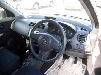 2005 Suzuki Swift Photos