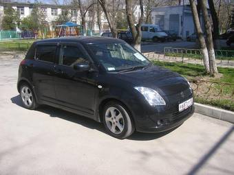 2005 Suzuki Swift Photos