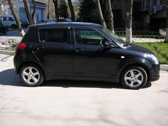 2005 Suzuki Swift Pictures