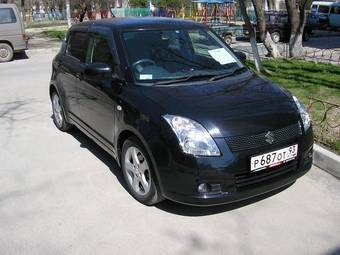 2005 Suzuki Swift Photos