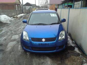 2005 Suzuki Swift Photos