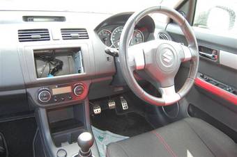 2005 Suzuki Swift Photos