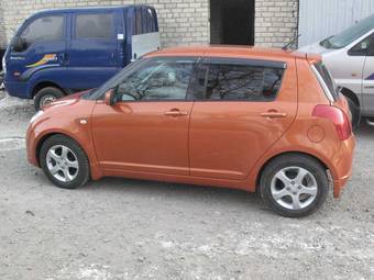 2005 Suzuki Swift Pictures