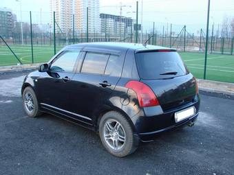 2005 Suzuki Swift Pictures