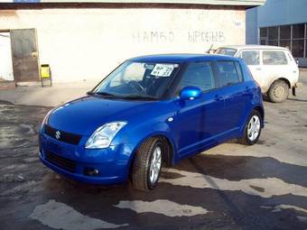 2005 Suzuki Swift Photos