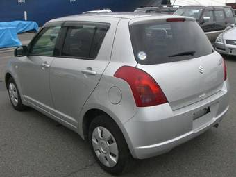 2005 Suzuki Swift Pictures