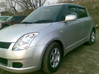 2005 Suzuki Swift Pictures