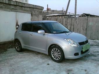 2005 Suzuki Swift Pictures