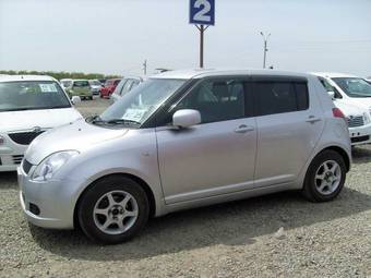 2005 Suzuki Swift Pictures