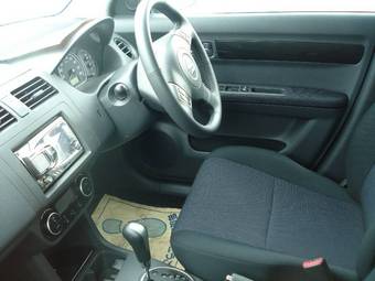 2005 Suzuki Swift Pictures