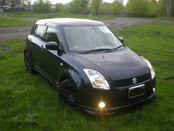 2005 Suzuki Swift Pictures